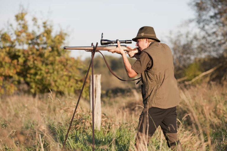 Best Shooting Sticks For Hunting FULL 2021 BUYER'S GUIDE!